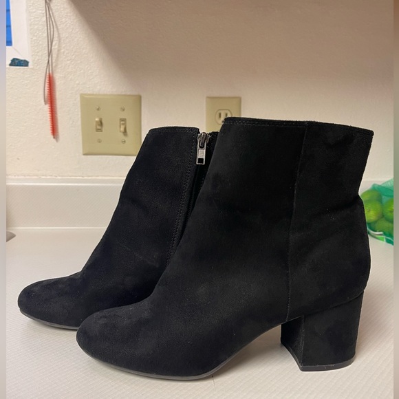 Rebel by Zigi Booties - Picture 2 of 7